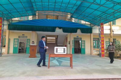 Ủng hộ đồng bào bị bão lũ