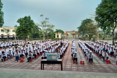 Ủng hộ đồng bào bị bão lũ – Tuyên truyên kiến thức phòng chống xâm hại trẻ em, bạo lực học đường, an toàn giao thông